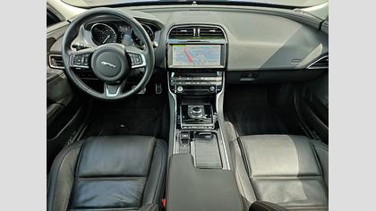 2018 JAZDENÉ VOZIDLÁ Jaguar XE Caesium Blue RWD 2.0 I4P Prestige AT Obrázok 10