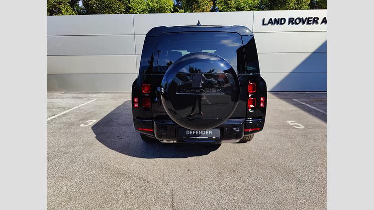 2023 SKLADOVÉ VOZIDLÁ Land Rover Defender 130 Santorini Black AWD D250 X-Dynamic HSE