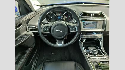 2018 JAZDENÉ VOZIDLÁ Jaguar XE Caesium Blue RWD 2.0 I4P Prestige AT Obrázok 11