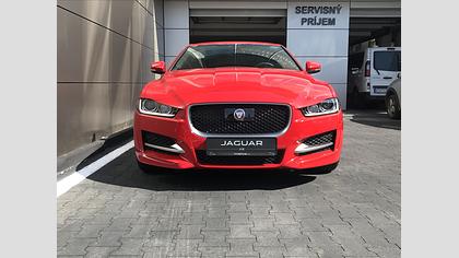 2018 Approved/Jazdené Jaguar XE Caldera Red 2.0 I4 200 PS RWD Auto, R-Sport Obrázok 3