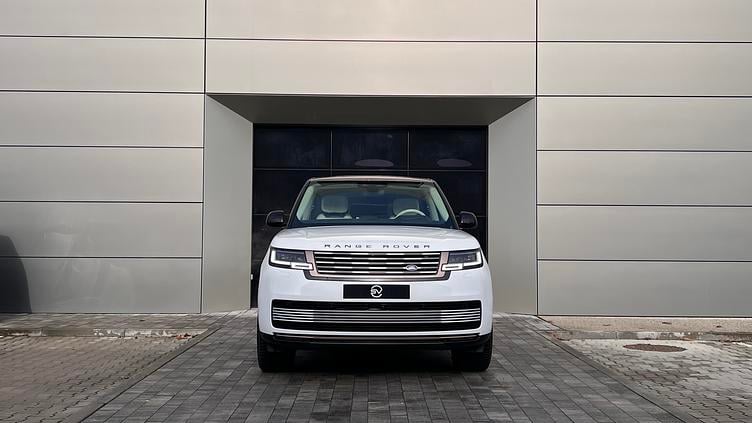 2024 SKLADOVÉ VOZIDLÁ Land Rover Range Rover Ostuni Pearl White 4.4 V8 615ps SV P615