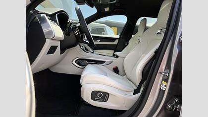 2023 SKLADOVÉ VOZIDLÁ Jaguar F-Pace Eiger Grey 2.0-liter, 250PS Auto (automat), pohon všetkých kolies R-Dynamic SE  Obrázok 11
