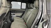 2022 Nowy Land Rover Defender Santorini Black 4x4 Defender MY23 3.0D I6 250 PS AWD Auto SE 110 Zdjęcie 10